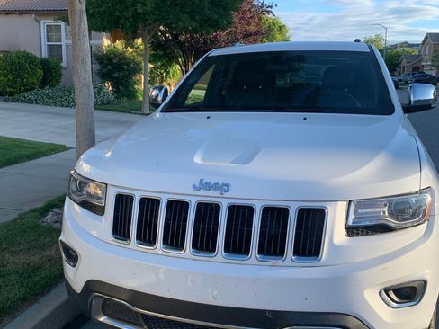 Used 2015 Jeep Grand Cherokee Limited w/ Luxury Group II AWD/4WD image 1