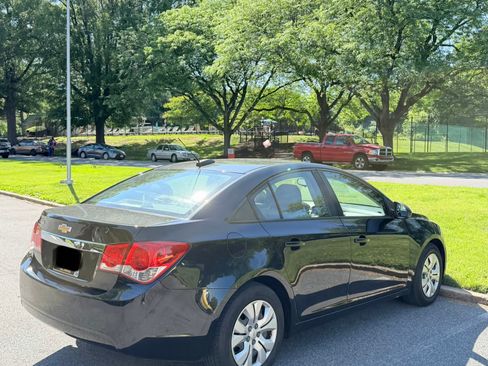 Used 2016 Chevrolet Cruze LS FWD image 1