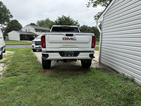 Used 2020 GMC Sierra 2500 Denali w/ Denali Ultimate Package AWD/4WD image 11