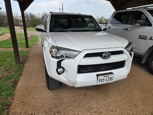 Used 2018 Toyota 4Runner SR5 image 1