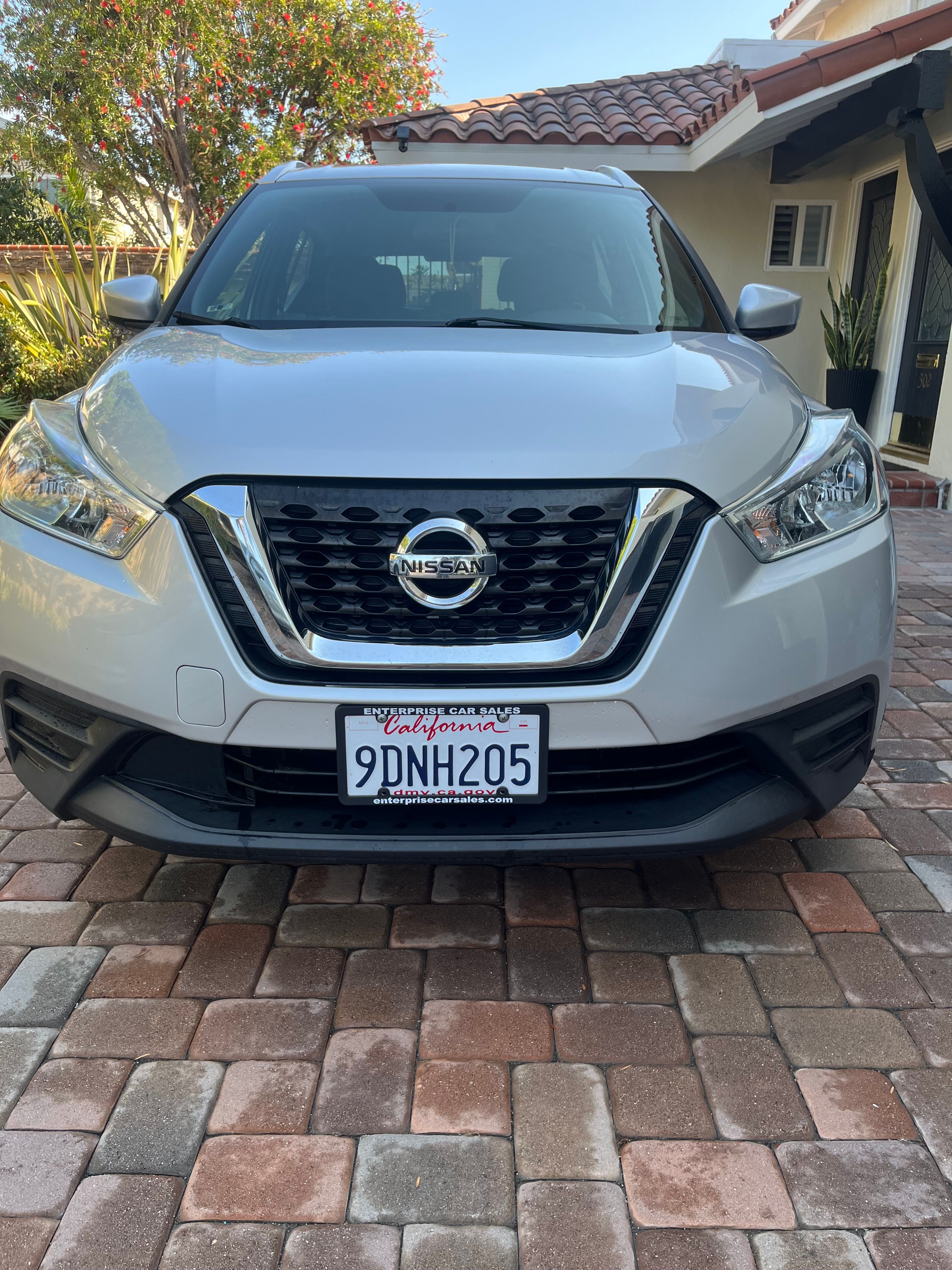 Used 2019 Nissan Kicks SV FWD image 5