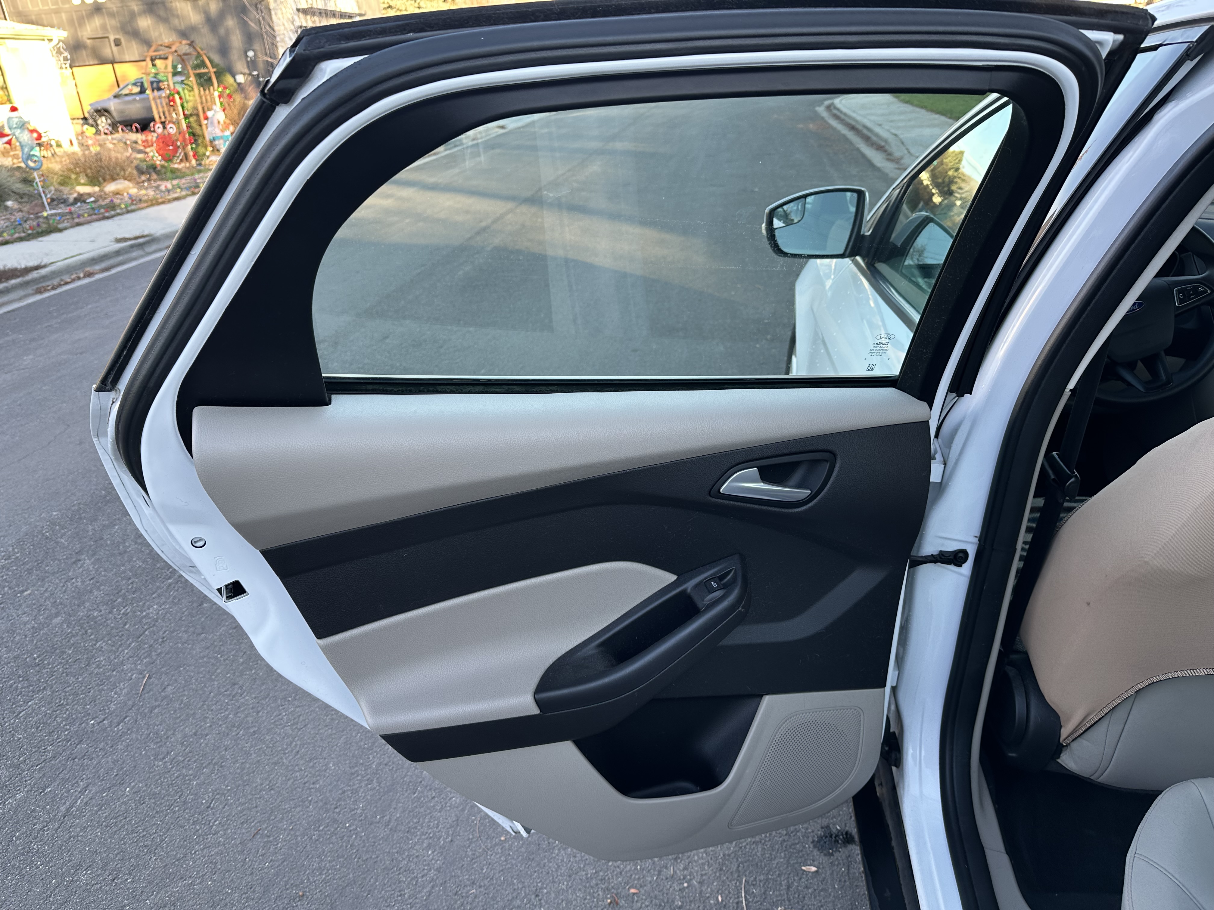 Used 2015 Ford Focus SE FWD image 11