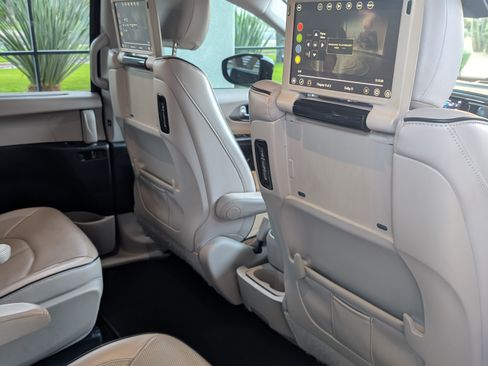 Used 2018 Chrysler Pacifica Limited w/ Advanced Safetytec Group image 20