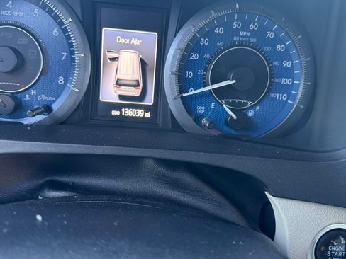 Used 2015 Toyota Sienna XLE image 12