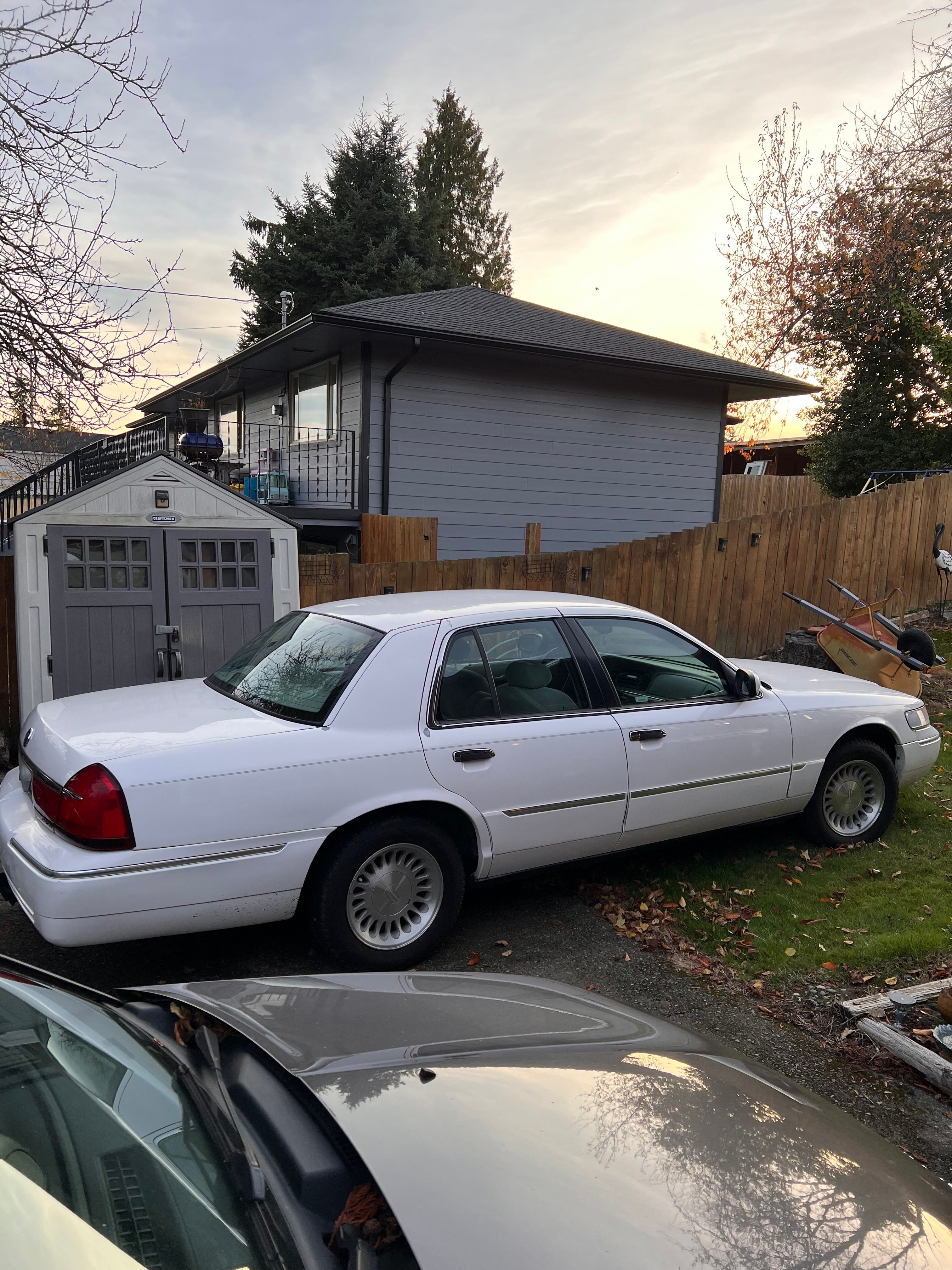 Used 2000 Mercury Grand Marquis LS RWD image 2