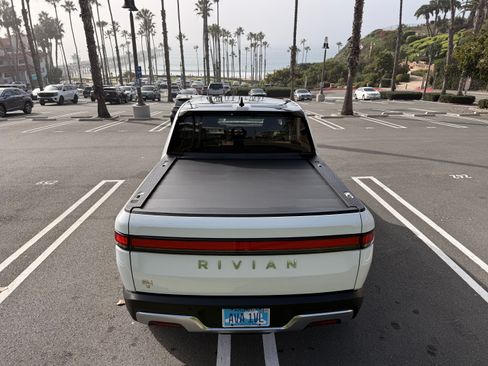 Used 2022 Rivian R1T Launch Edition image 6