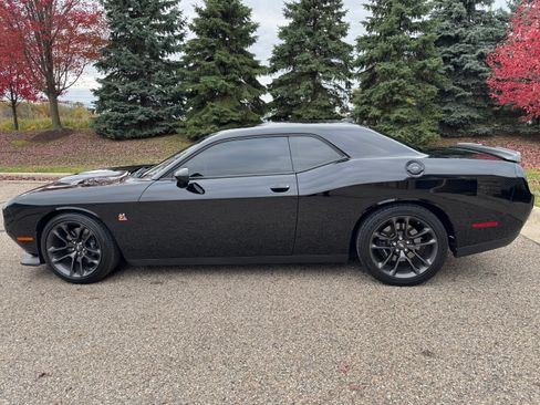 Used 2021 Dodge Challenger R/T Scat Pack image 1