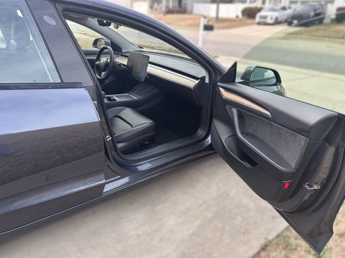 Used 2021 Tesla Model 3 Long Range image 17