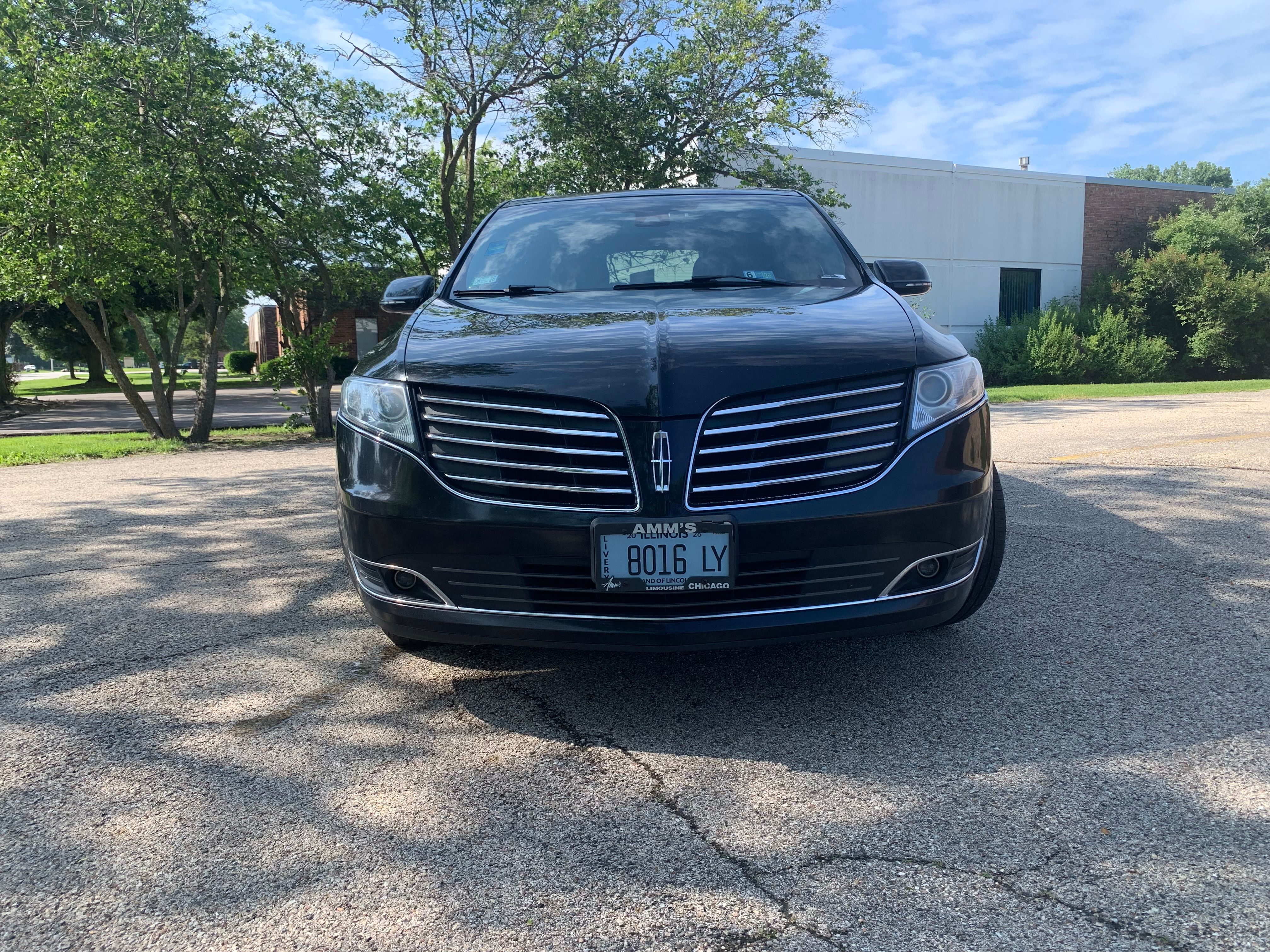 Used 2018 Lincoln MKT AWD image 5