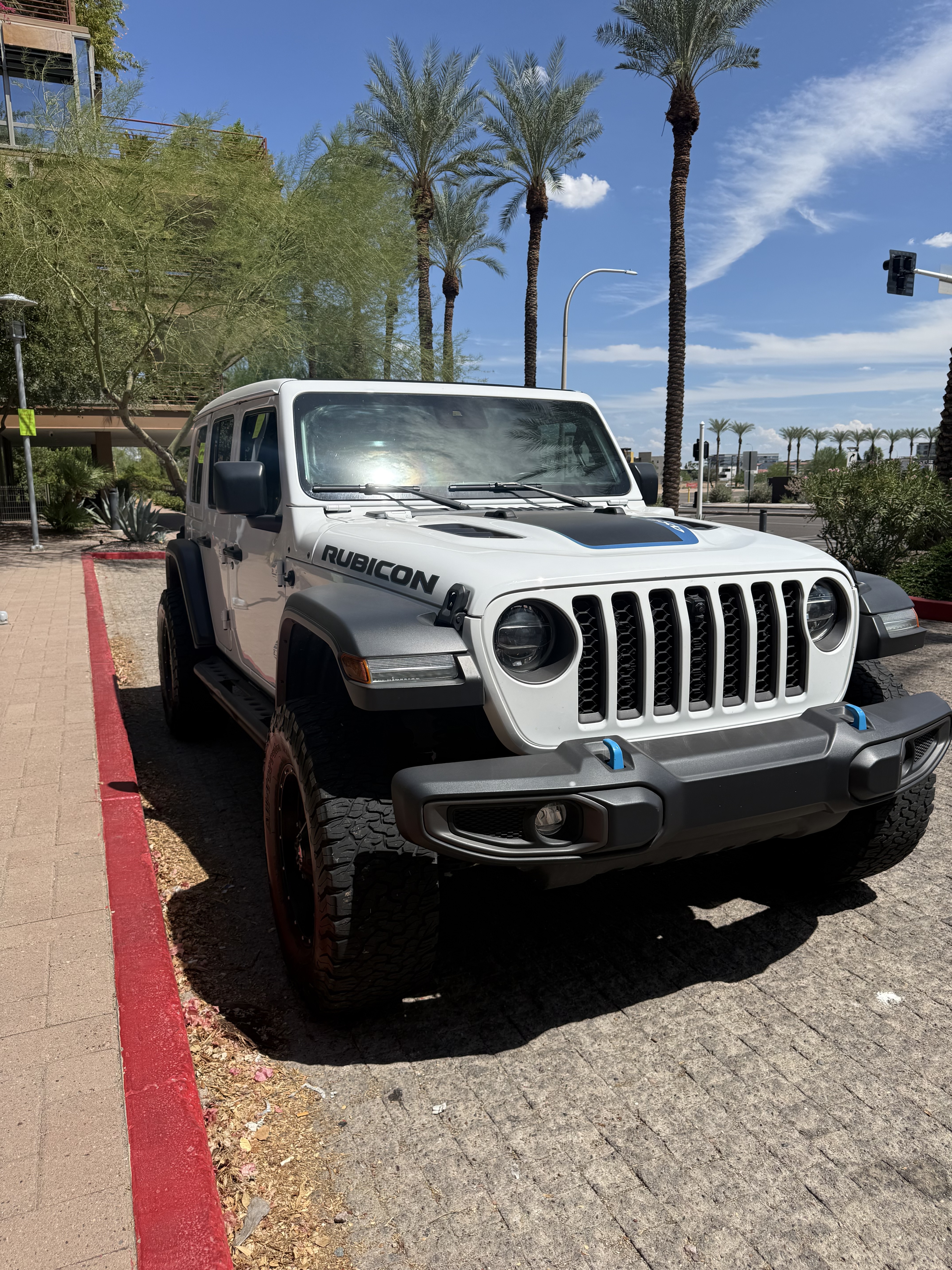 Used 2021 Jeep Wrangler Unlimited Rubicon 4xe w/ Cold Weather Group AWD/4WD image 6