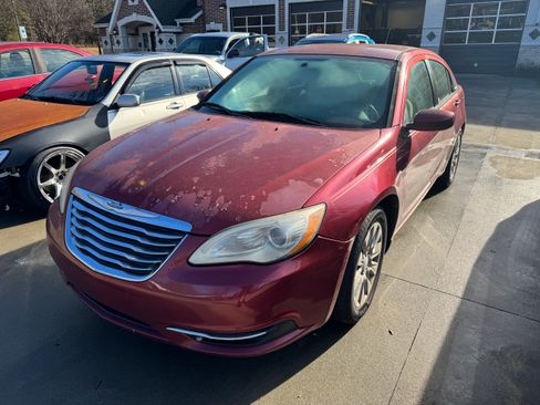 Used 2011 Chrysler 200 LX image 1