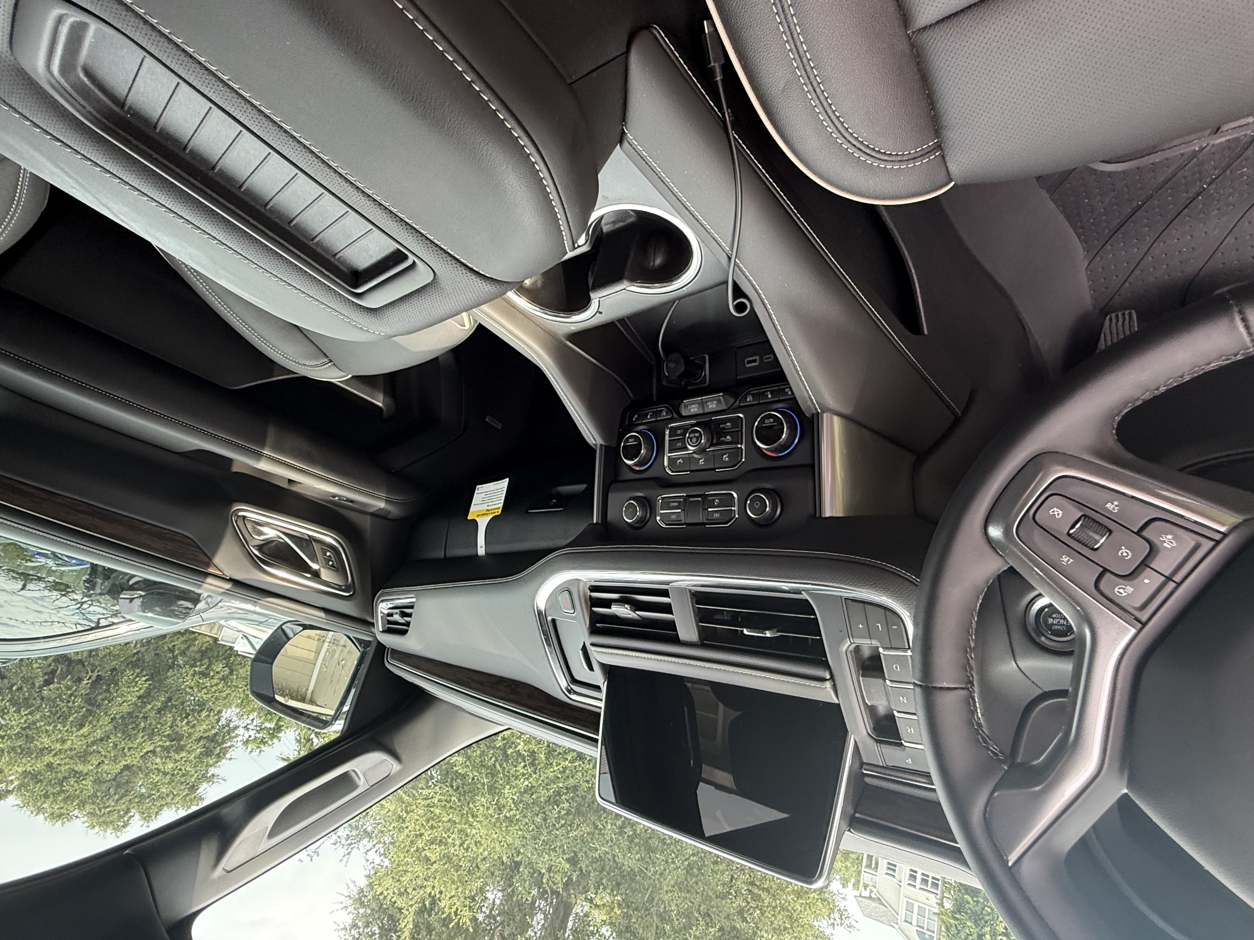 Used 2024 Chevrolet Tahoe Premier w/ Premium Package 2 AWD/4WD image 11