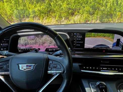 Used 2021 Cadillac Escalade ESV Sport Platinum w/ LPO, ONYX Package AWD/4WD image 12
