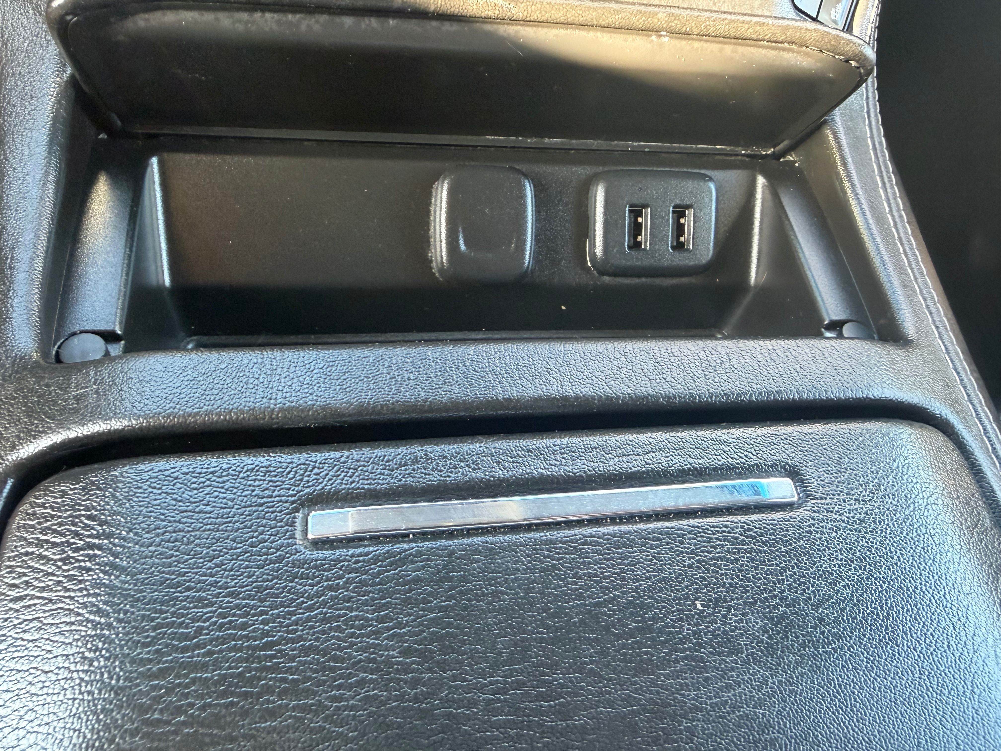Used 2016 Chevrolet Suburban LTZ RWD image 13