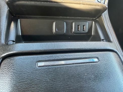 Used 2016 Chevrolet Suburban LTZ RWD image 13