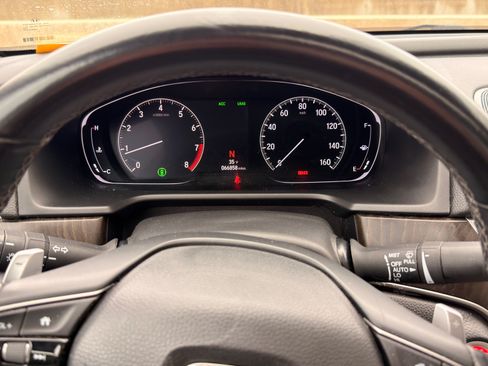 Used 2018 Honda Accord Touring image 18