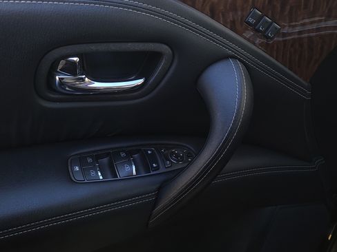 Used 2020 Nissan Armada SL w/ Premium Package image 17