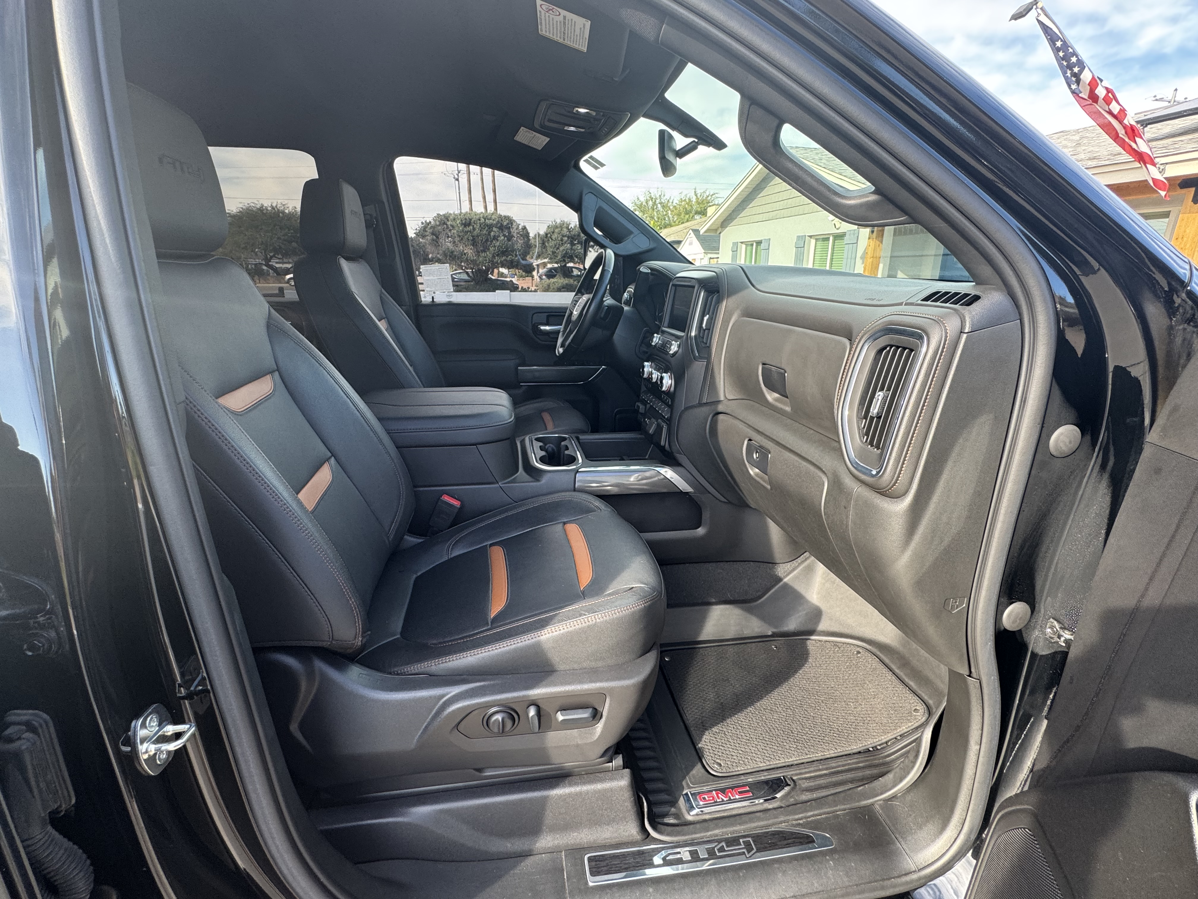 Used 2023 GMC Sierra 2500 AT4 w/ Gooseneck/5TH Wheel Package AWD/4WD image 9