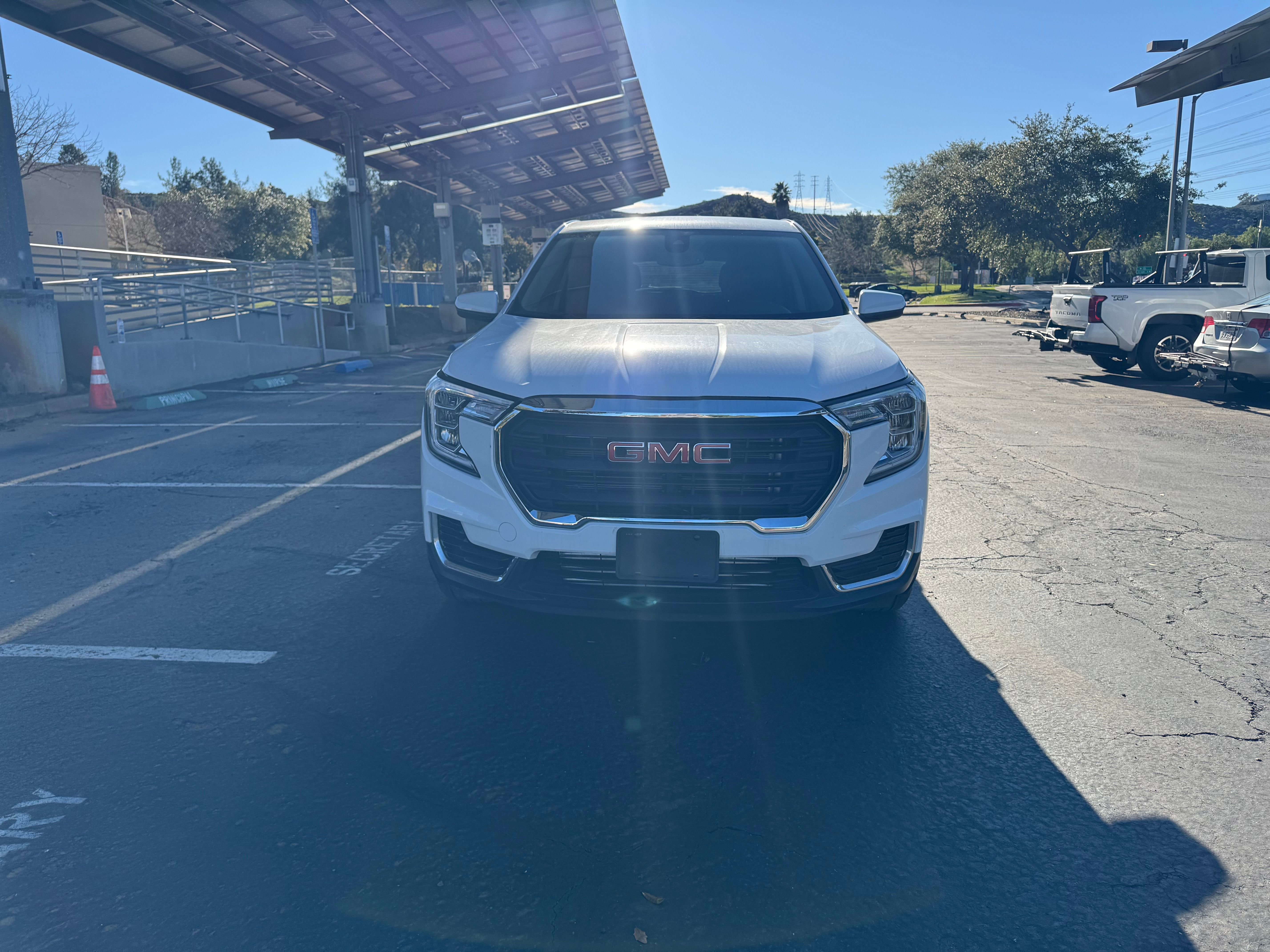 Used 2024 GMC Terrain SLE FWD image 5