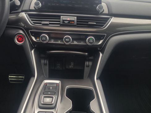 Used 2019 Honda Accord Sport image 14