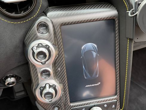 Used 2020 McLaren 720S Spider image 23