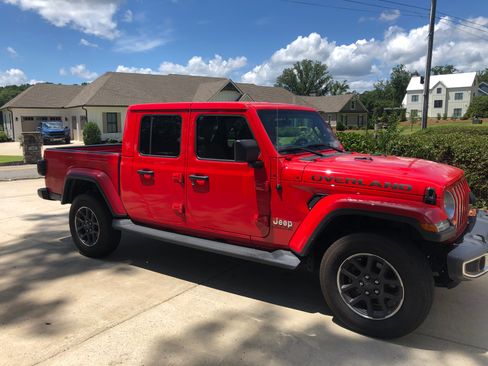 Used 2022 Jeep Gladiator Overland w/ Popular Equipment Package image 6