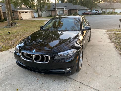 Used 2011 BMW 528i Sedan image 1