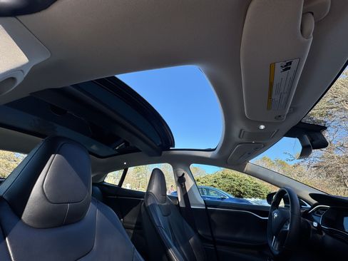 Used 2014 Tesla Model S image 24