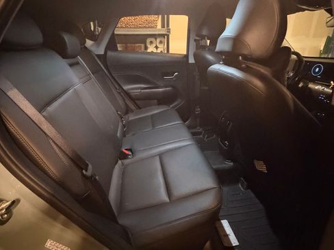 Used 2024 Hyundai Kona Limited AWD/4WD image 16