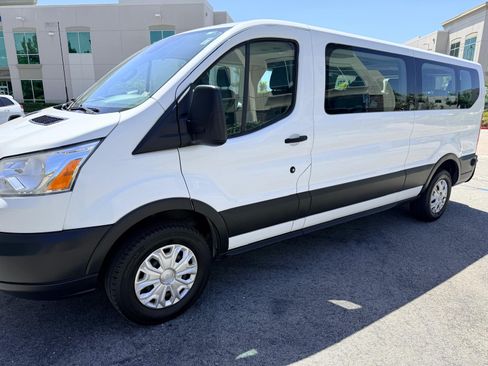 Used 2019 Ford Transit 350 XLT RWD image 5