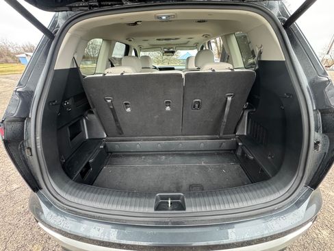 Used 2024 Kia Telluride EX w/ EX Captain's Chair Package image 11