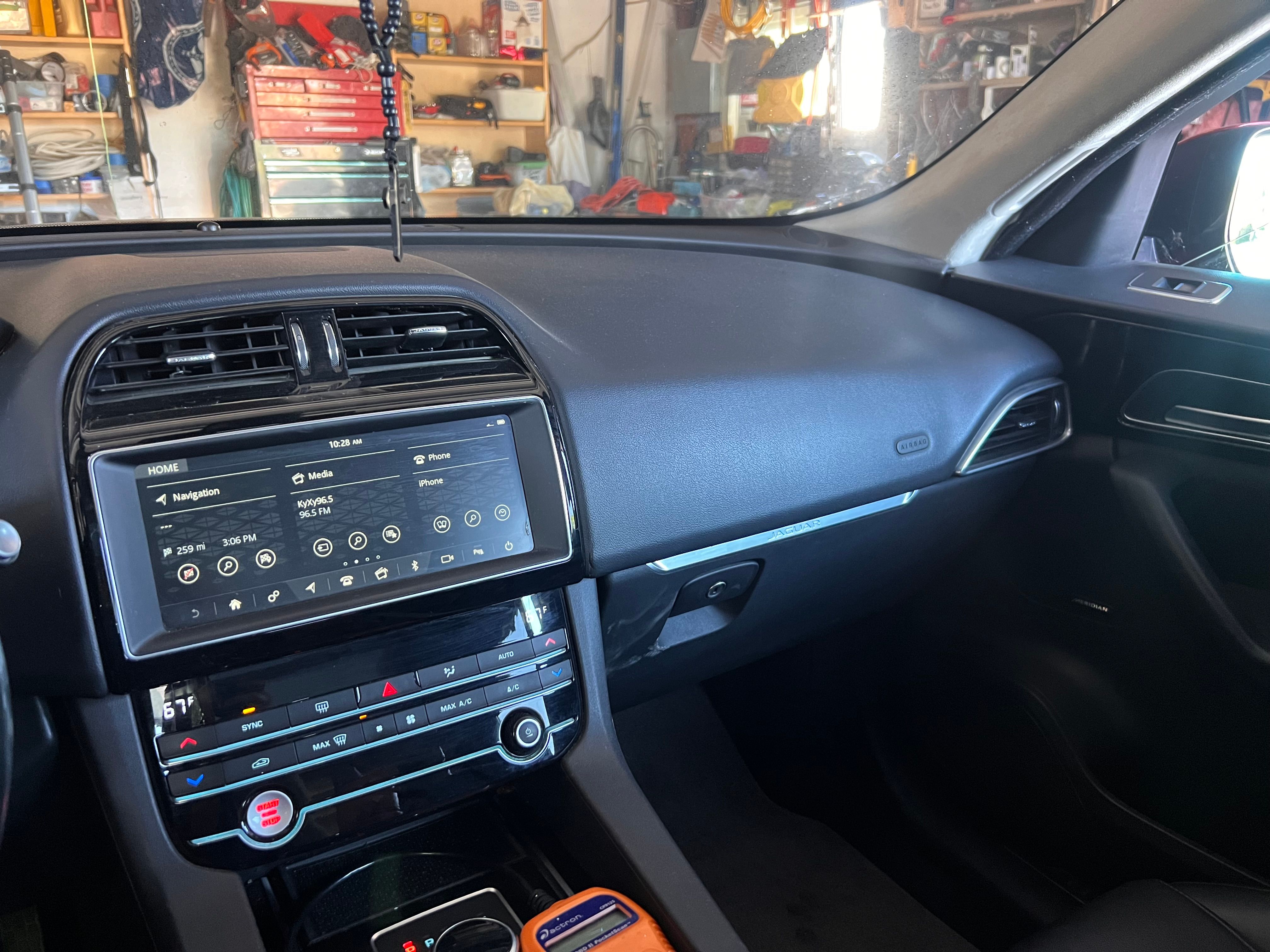 Used 2020 Jaguar F-PACE Premium AWD/4WD image 10