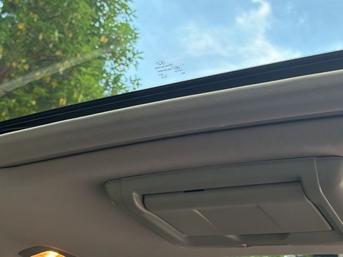 Used 2016 Honda Pilot Elite image 12