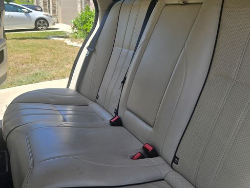 Used 2011 Jaguar XJ L RWD image 11
