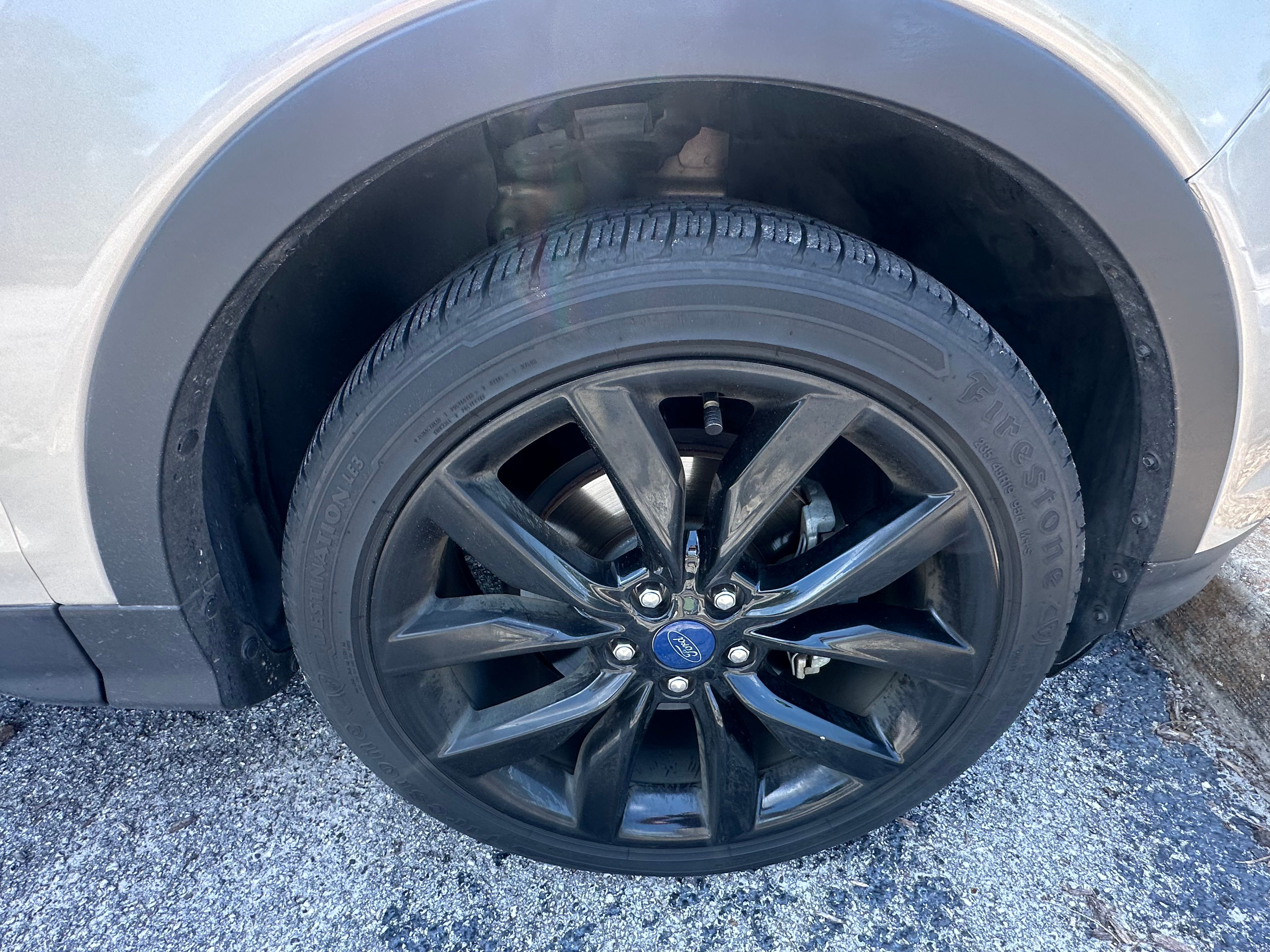 Used 2017 Ford Escape SE w/ SE Sport Appearance Package FWD image 6
