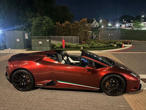 Used 2022 Lamborghini Huracan EVO image 25