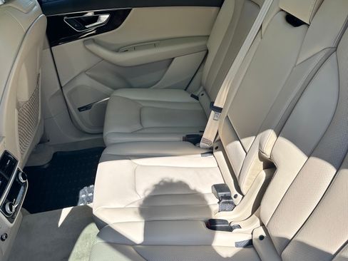 Used 2018 Audi Q7 3.0T Prestige w/ Prestige Package AWD/4WD image 13