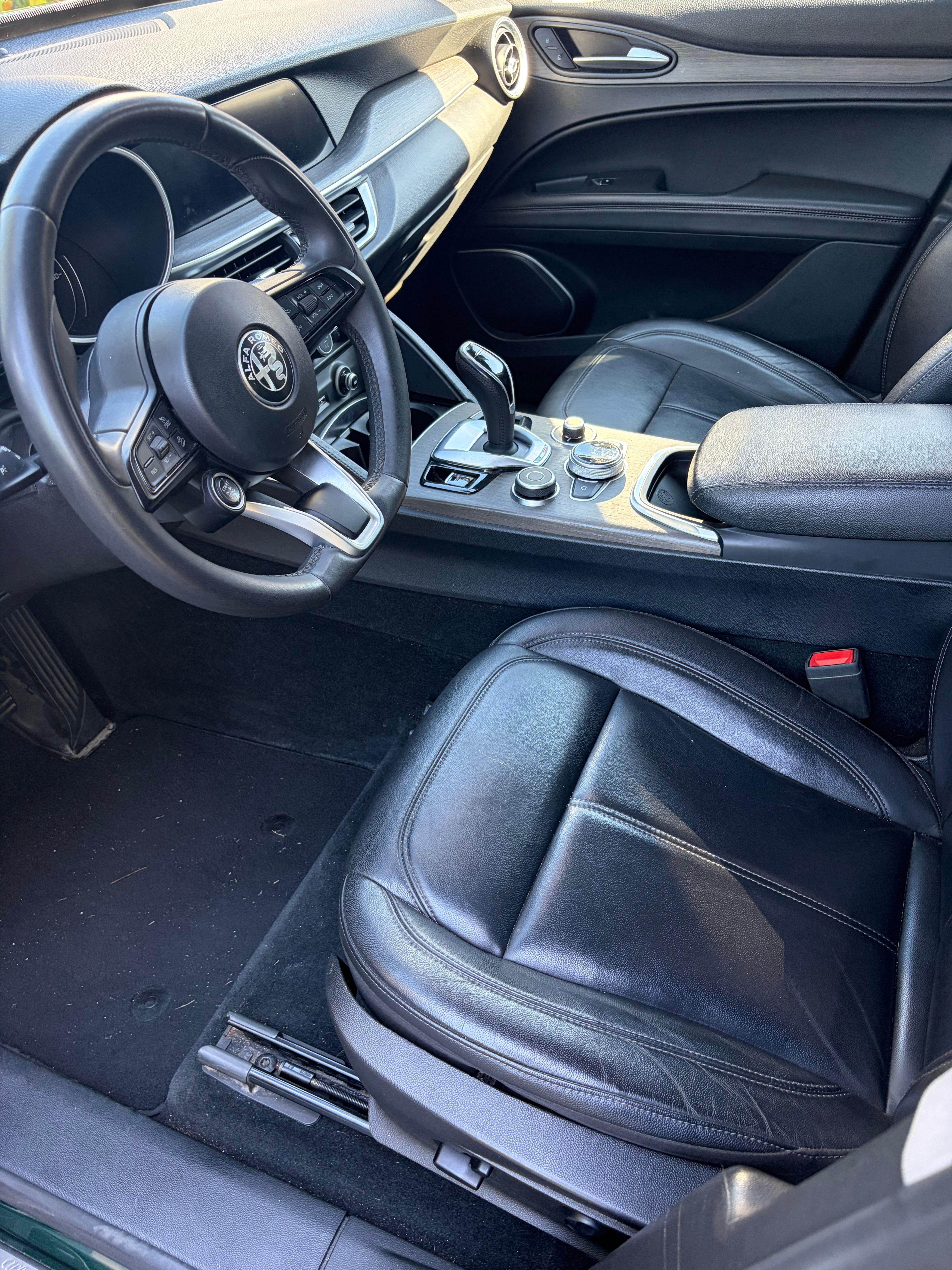 Used 2020 Alfa Romeo Stelvio Ti AWD/4WD image 11