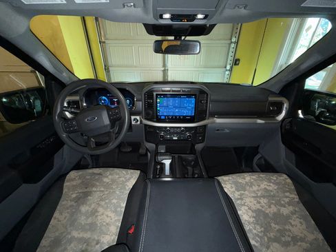 Used 2022 Ford F150 Lightning Pro image 6