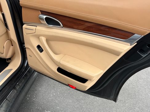 Used 2011 Porsche Panamera Turbo image 17