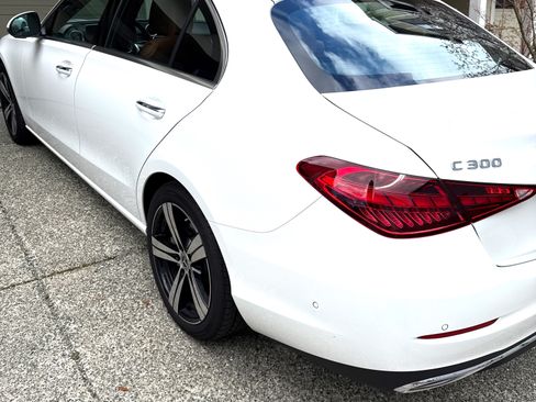 Used 2025 Mercedes-Benz C 300 4MATIC Sedan image 4
