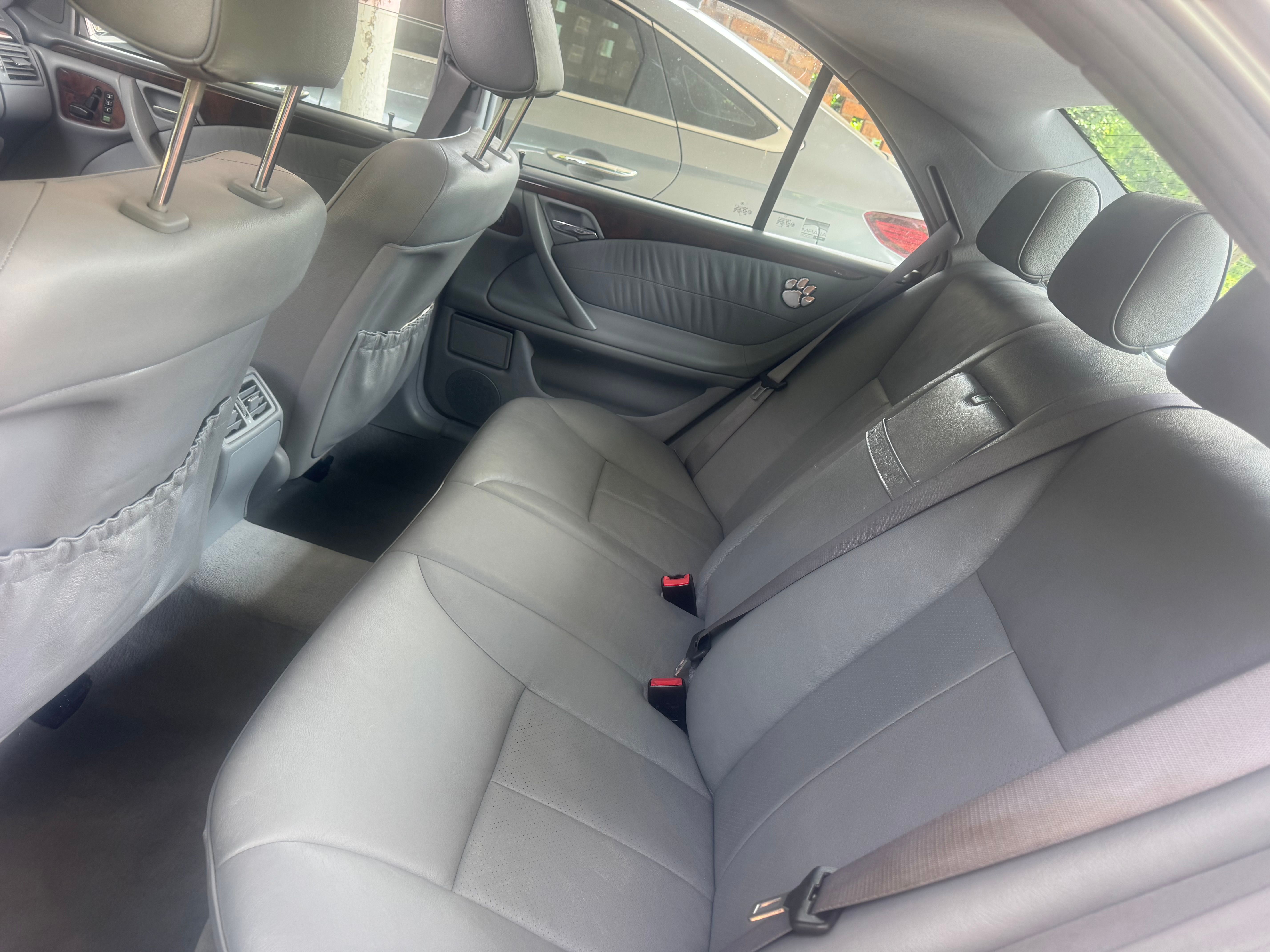 Used 2001 Mercedes-Benz E 320 Sedan image 12