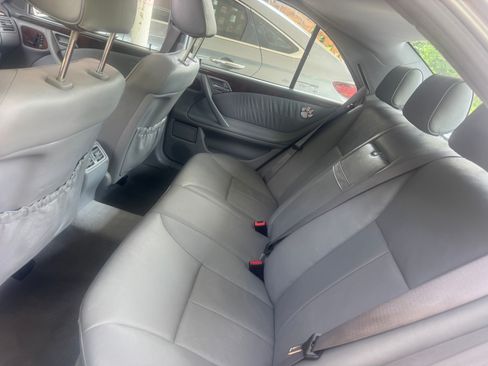 Used 2001 Mercedes-Benz E 320 Sedan image 12