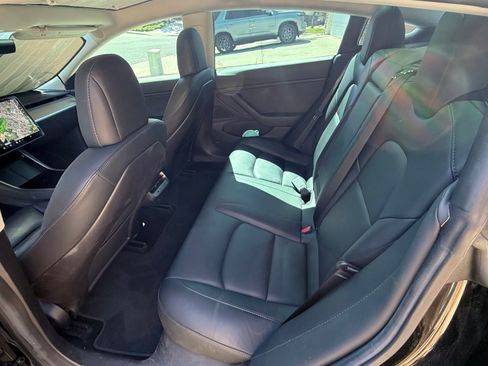 Used 2019 Tesla Model 3 Performance image 8