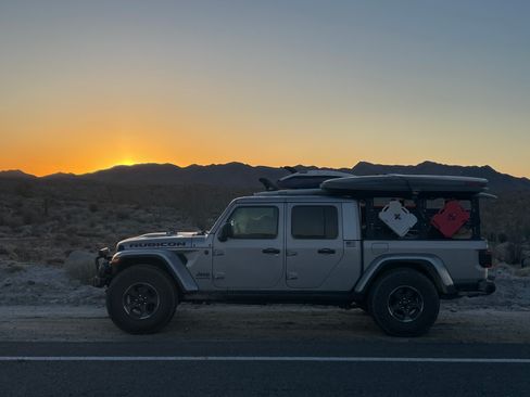 Used 2020 Jeep Gladiator Rubicon image 12