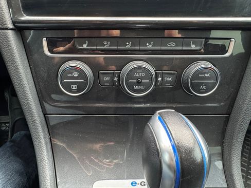 Used 2019 Volkswagen e-Golf SEL Premium image 15