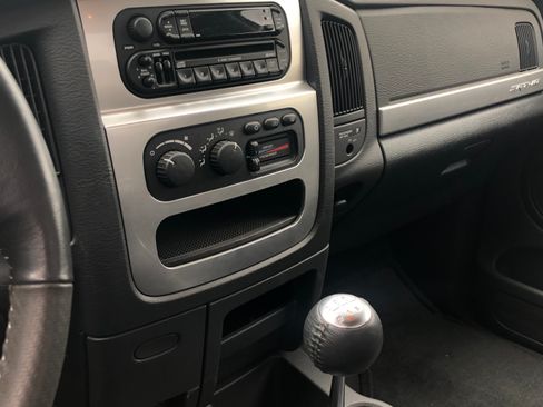 Used 2004 Dodge Ram 1500 Truck 2WD Regular Cab image 12