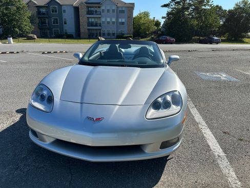 Used 2012 Chevrolet Corvette Convertible RWD image 2