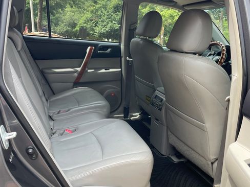 Used 2009 Toyota Highlander Limited AWD/4WD image 11