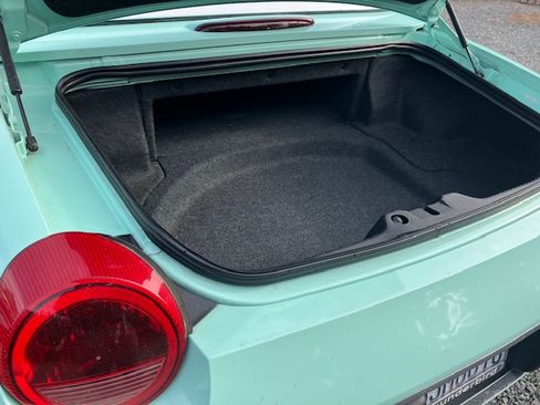 Used 2004 Ford Thunderbird image 8